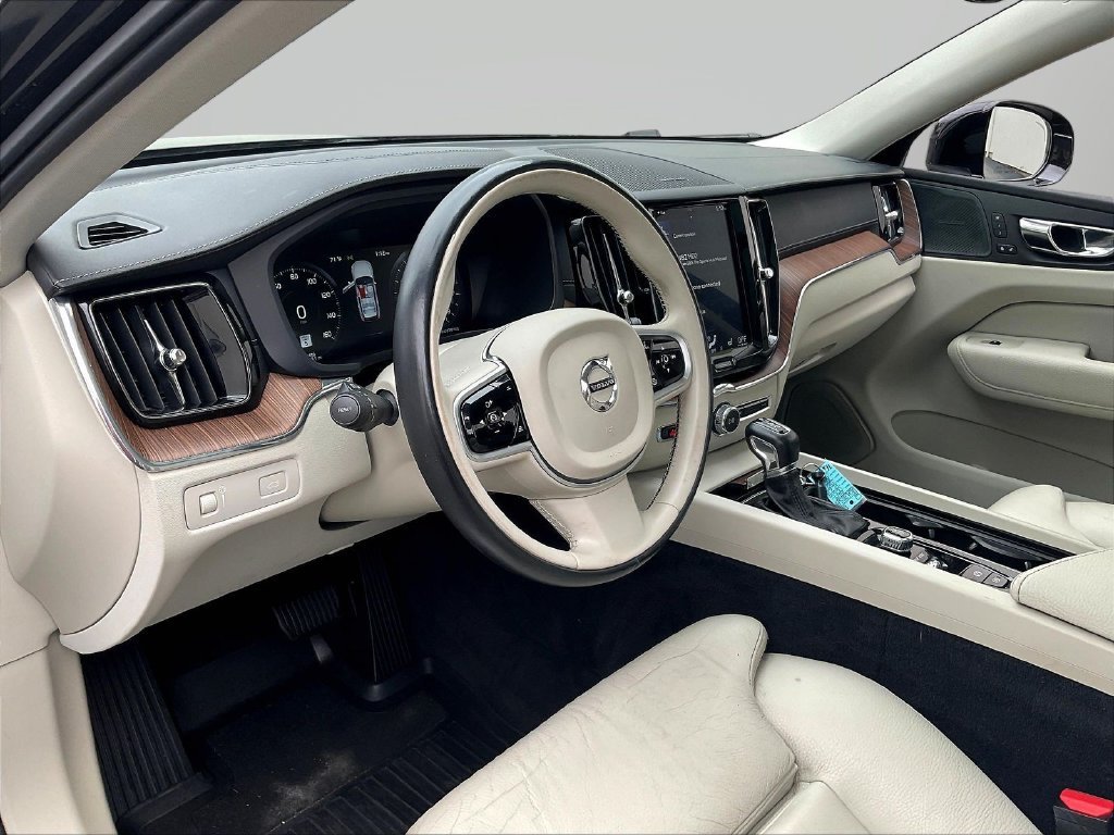 Used 2019 Black Volvo T6 Inscription image 16