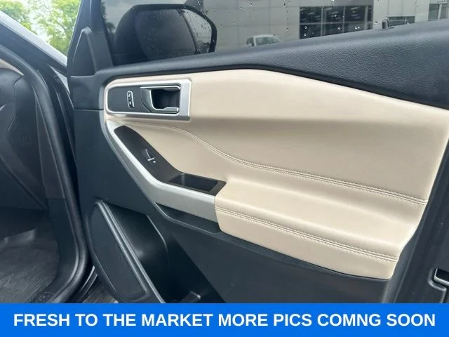 Used 2022 Agate Black Metallic Ford XLT image 10