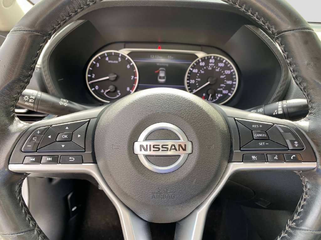 Used 2022 White Nissan SV image 15