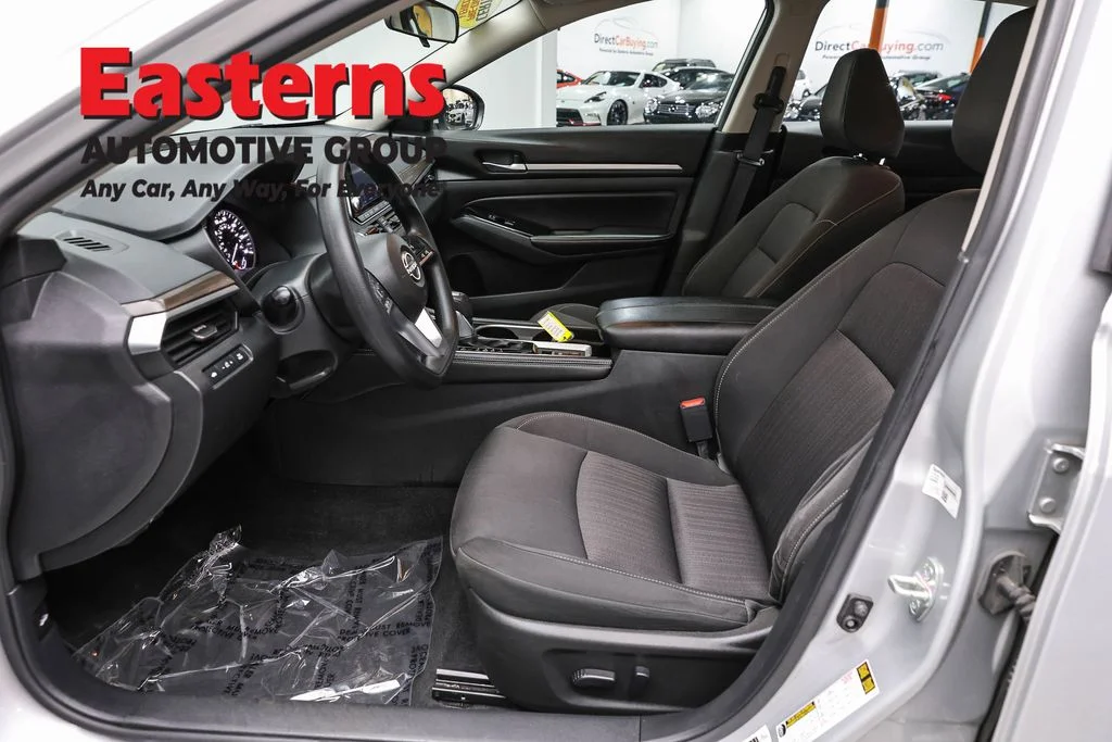Used 2023 Silver Nissan 2.5 SV image 14