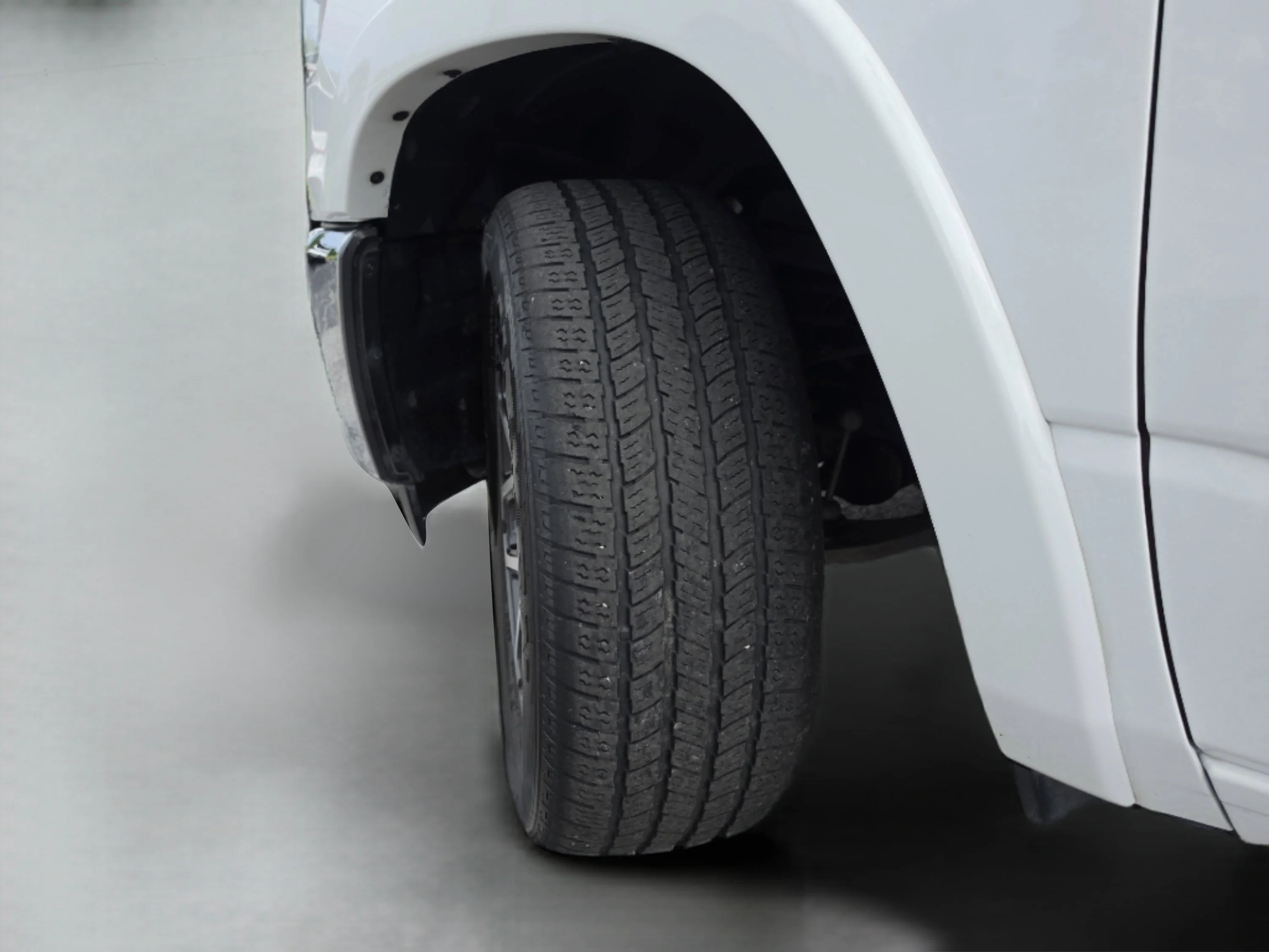 Used 2025 Bright White Clearcoat Ram Laramie image 37
