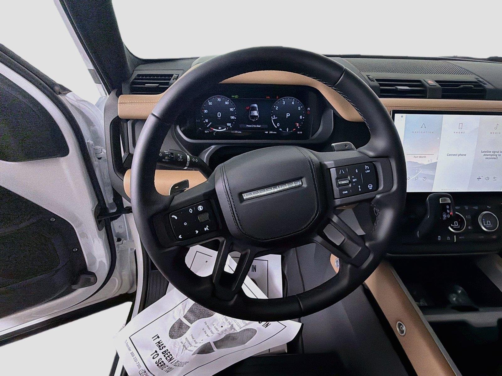 2026 Land Rover Defender V8 - Photo 10