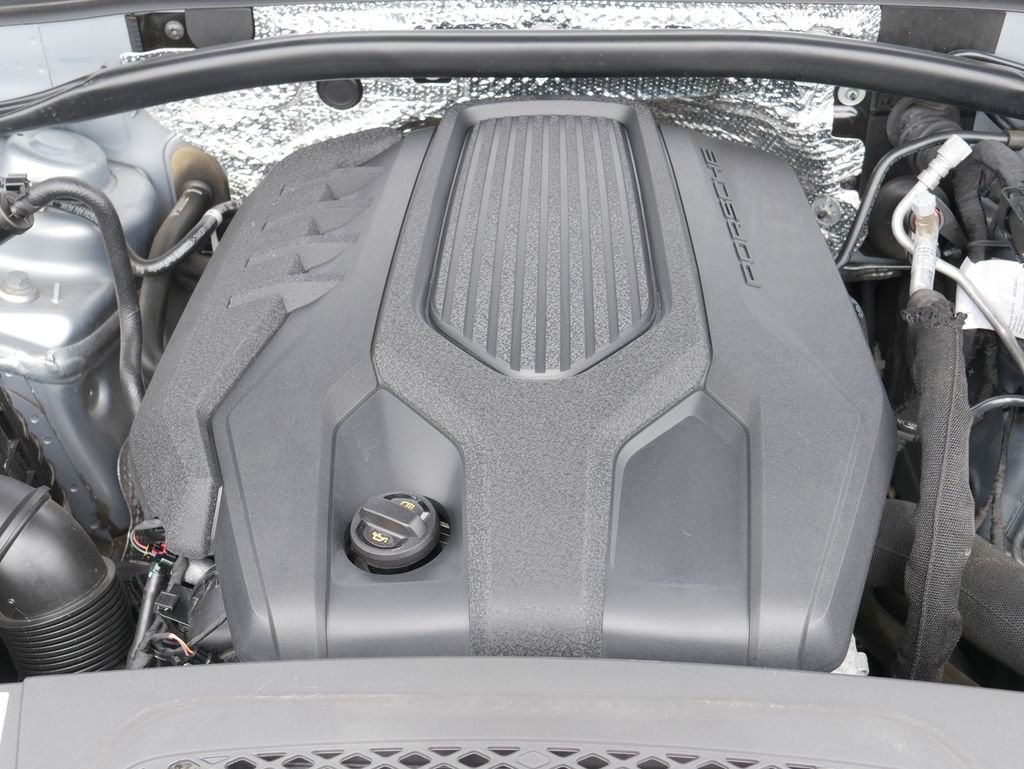 Used 2022 Silver Porsche Base image 9