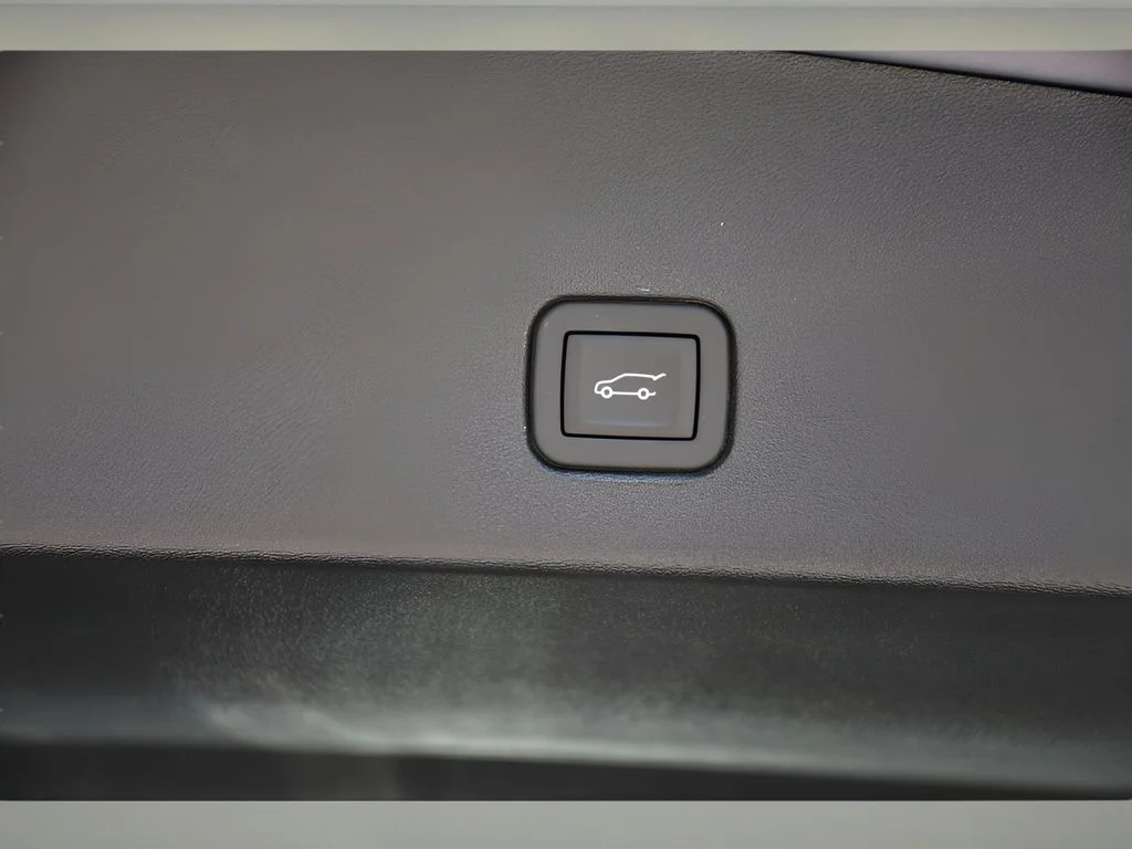 2026 Cadillac OPTIQ Luxury - Photo 24