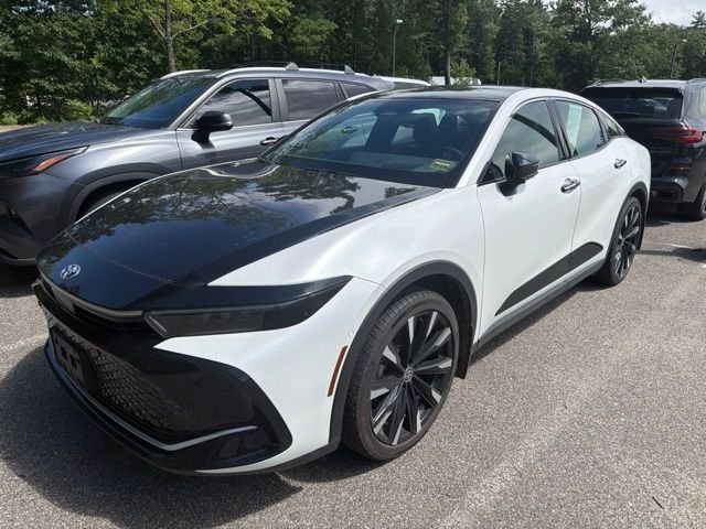 Used 2025 Black Toyota Platinum image 5