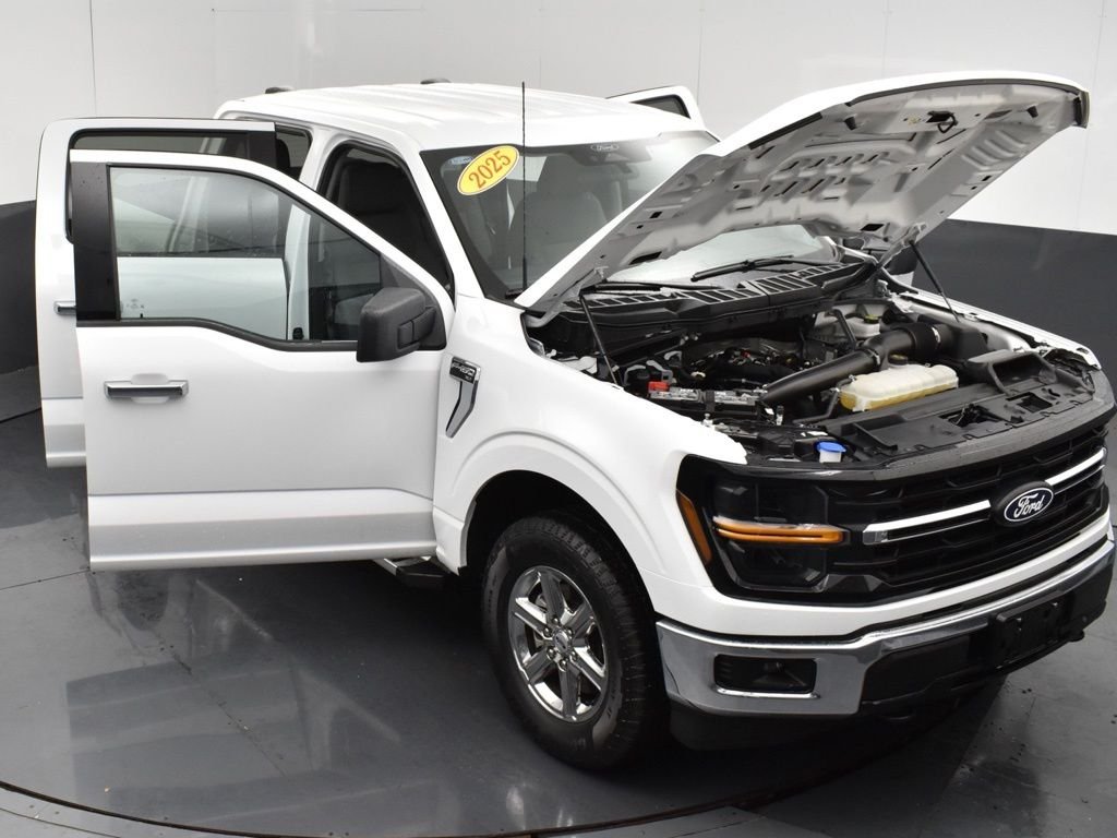 Used 2025 White Ford XLT image 34