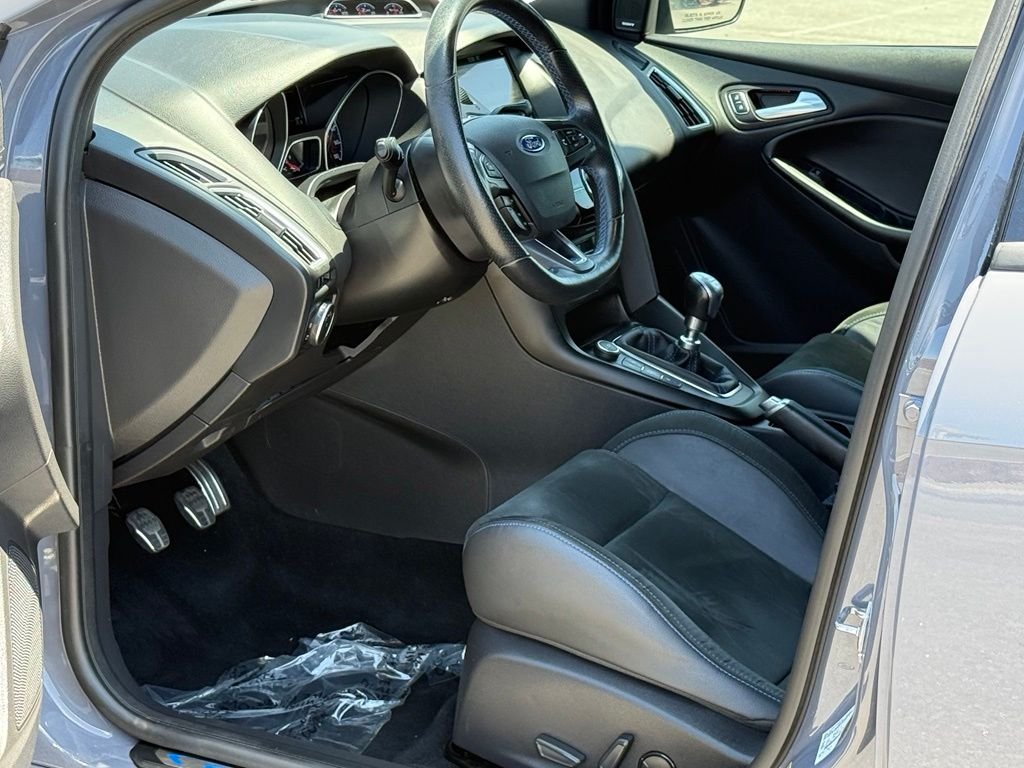 Certified Used 2017 Stealth Gray Ford RS image 6
