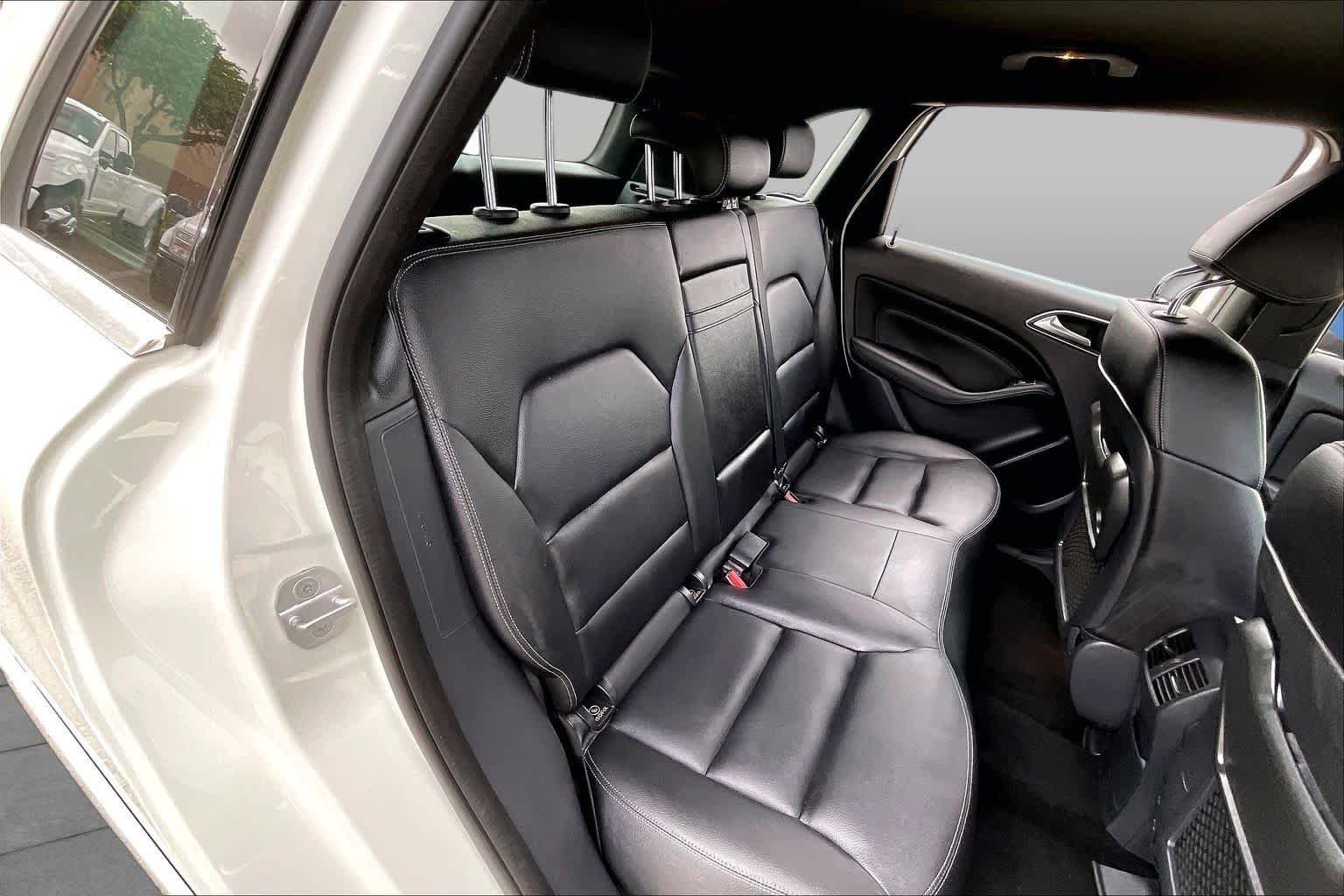 Used 2017 Cirrus White Mercedes-Benz B 250e image 16
