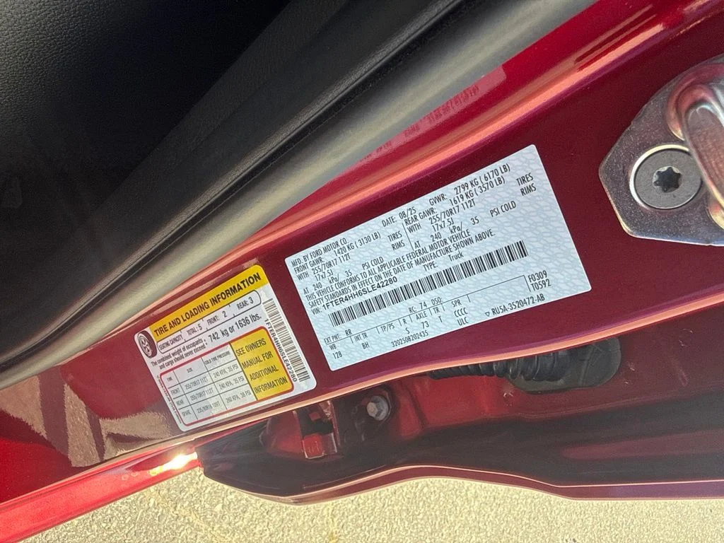 Used 2025 Red Ford XLT image 27