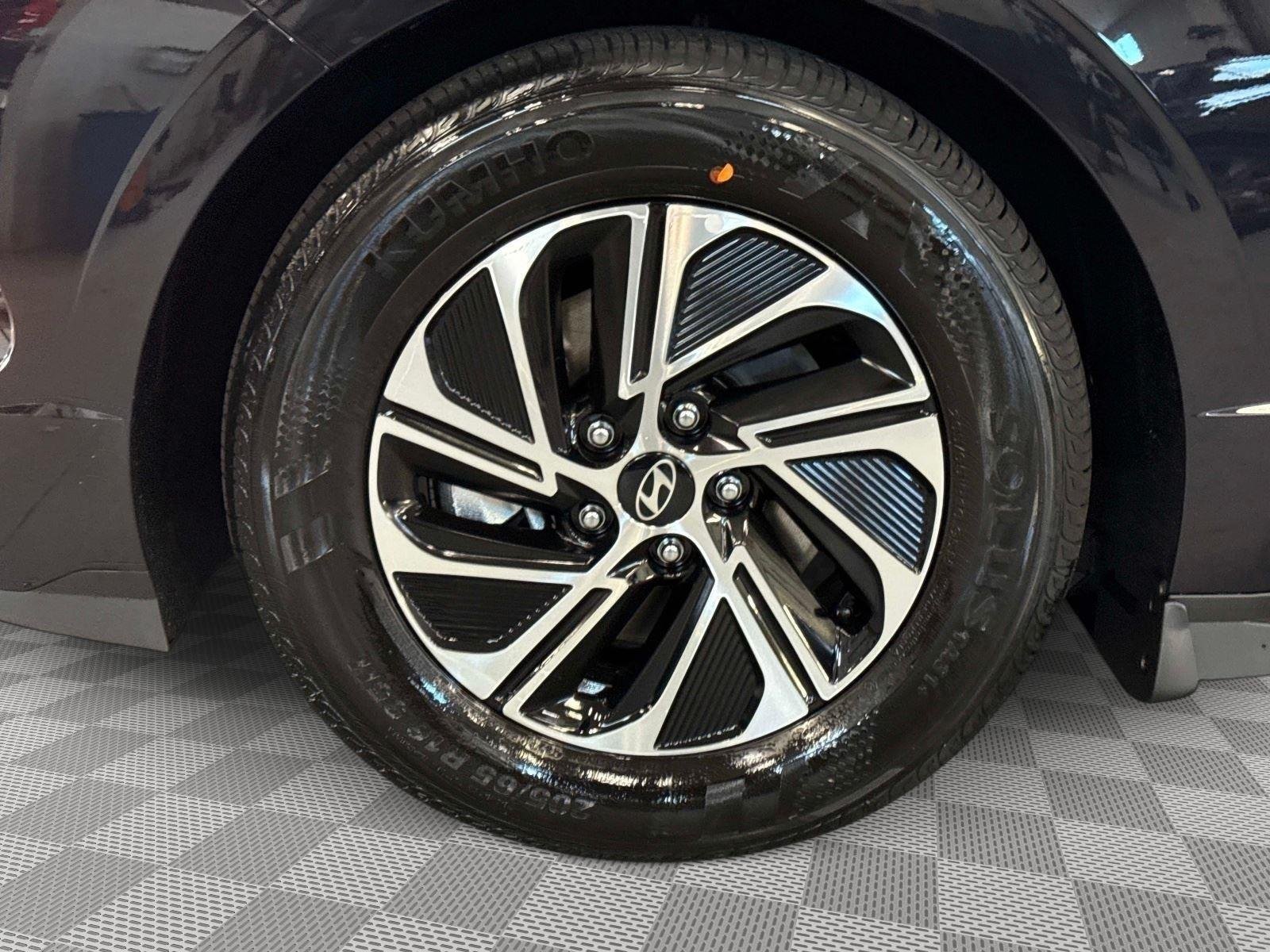 New 2026 Carbon Blue Hyundai Blue image 9