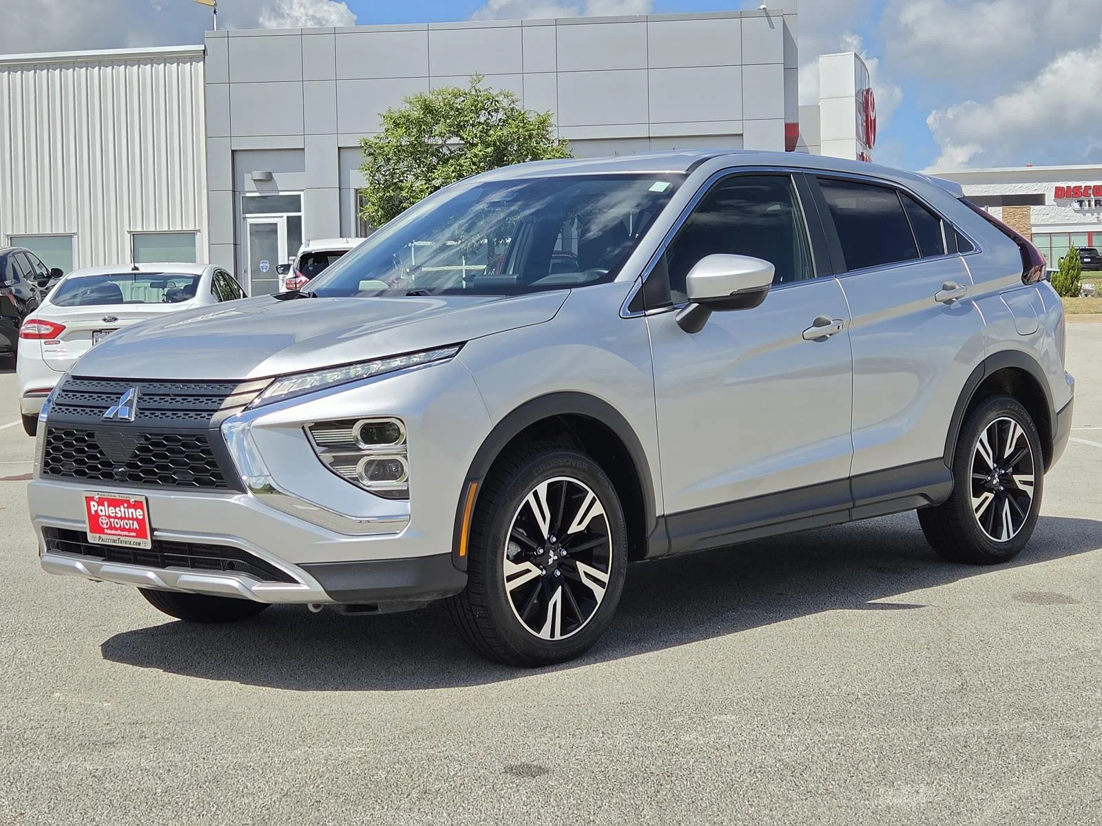 Used 2025 Alloy Silver Metallic Mitsubishi SE S-AWC image 3