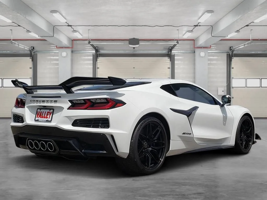 New 2026 Arctic White Chevrolet 3LZ image 3