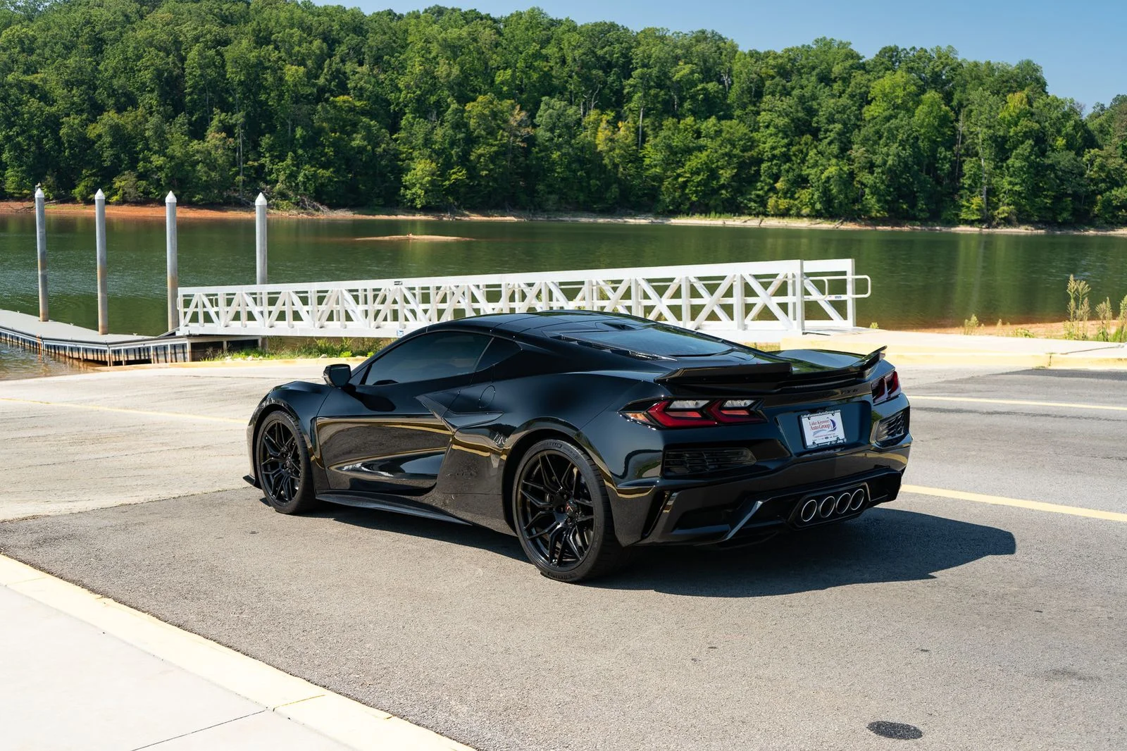 Used 2023 Black Chevrolet Z06 image 15