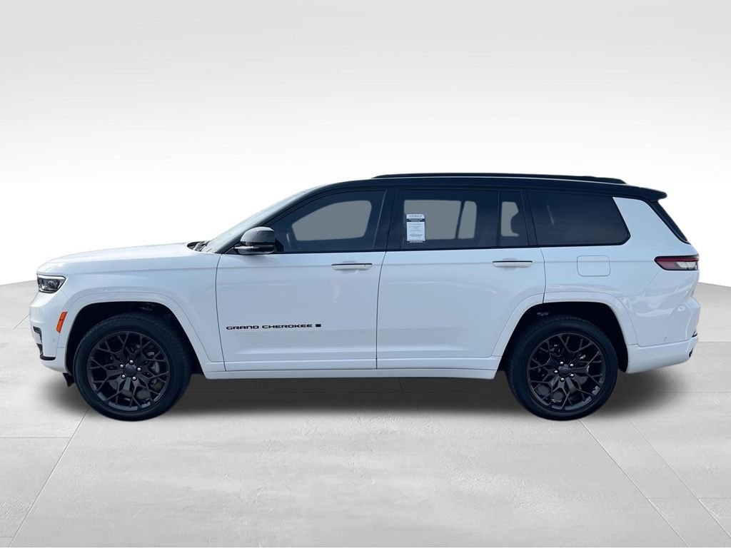 Used 2025 White Jeep Summit image 5