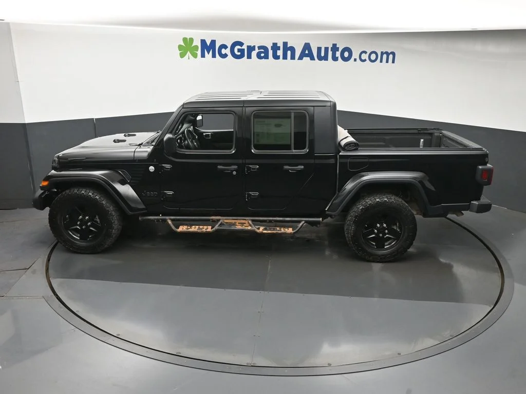 Used 2021 Black Jeep Sport image 24