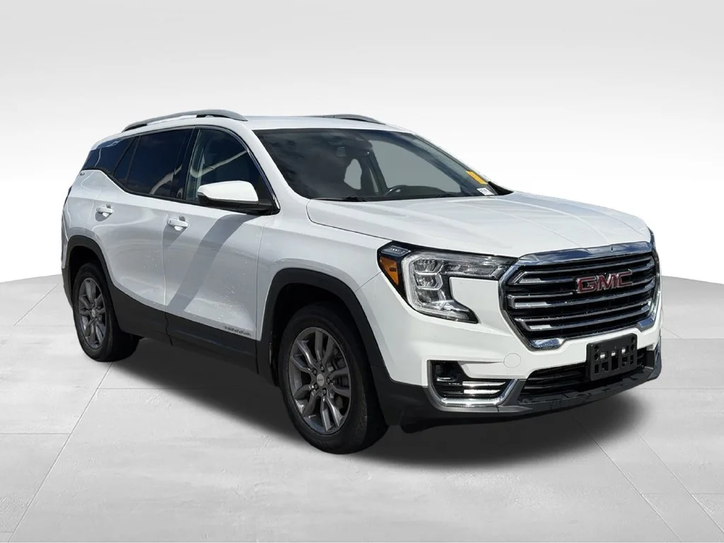 Used 2022 White GMC SLT image 28