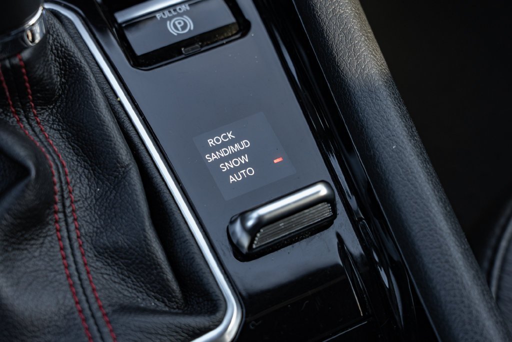 Used 2025 Diamond Black Crystal Pearlcoat Jeep Trailhawk image 19