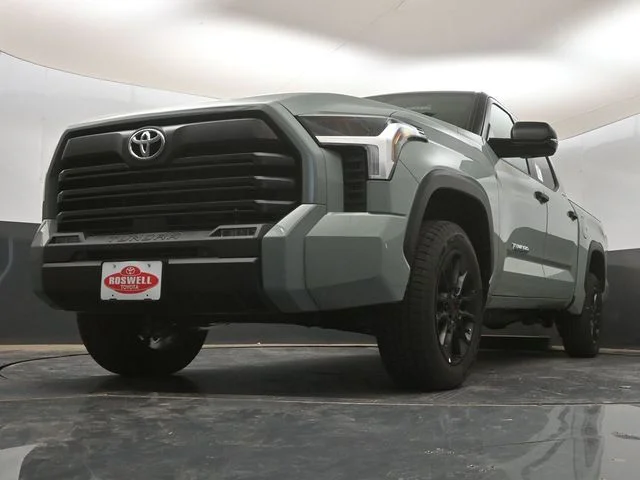 Used 2025  Toyota SR5 image 19