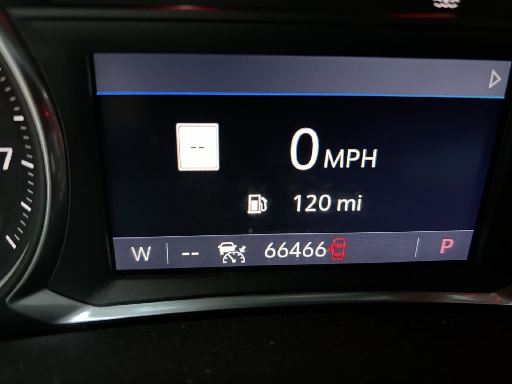 Used 2019 Silver GMC Denali image 17