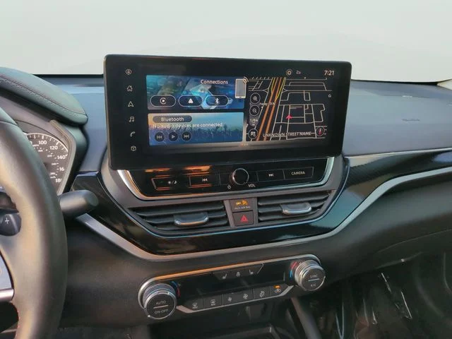Used 2023 Blue Nissan 2.0 SR image 19