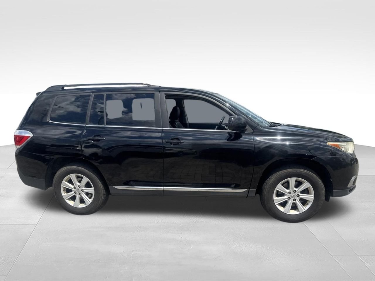 Used 2013 Black Toyota SE image 3