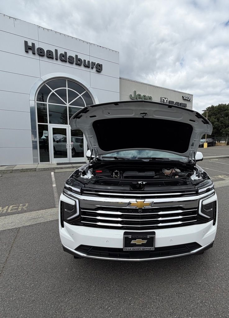 Used 2025 White Chevrolet LT image 28
