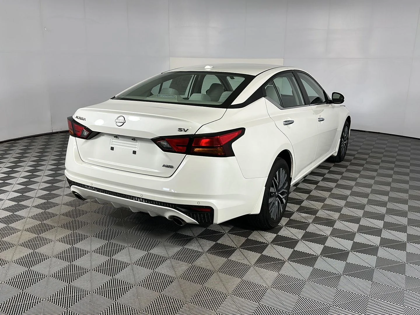 Certified Used 2024 Pearl White Tricoat Nissan 2.5 SV image 9