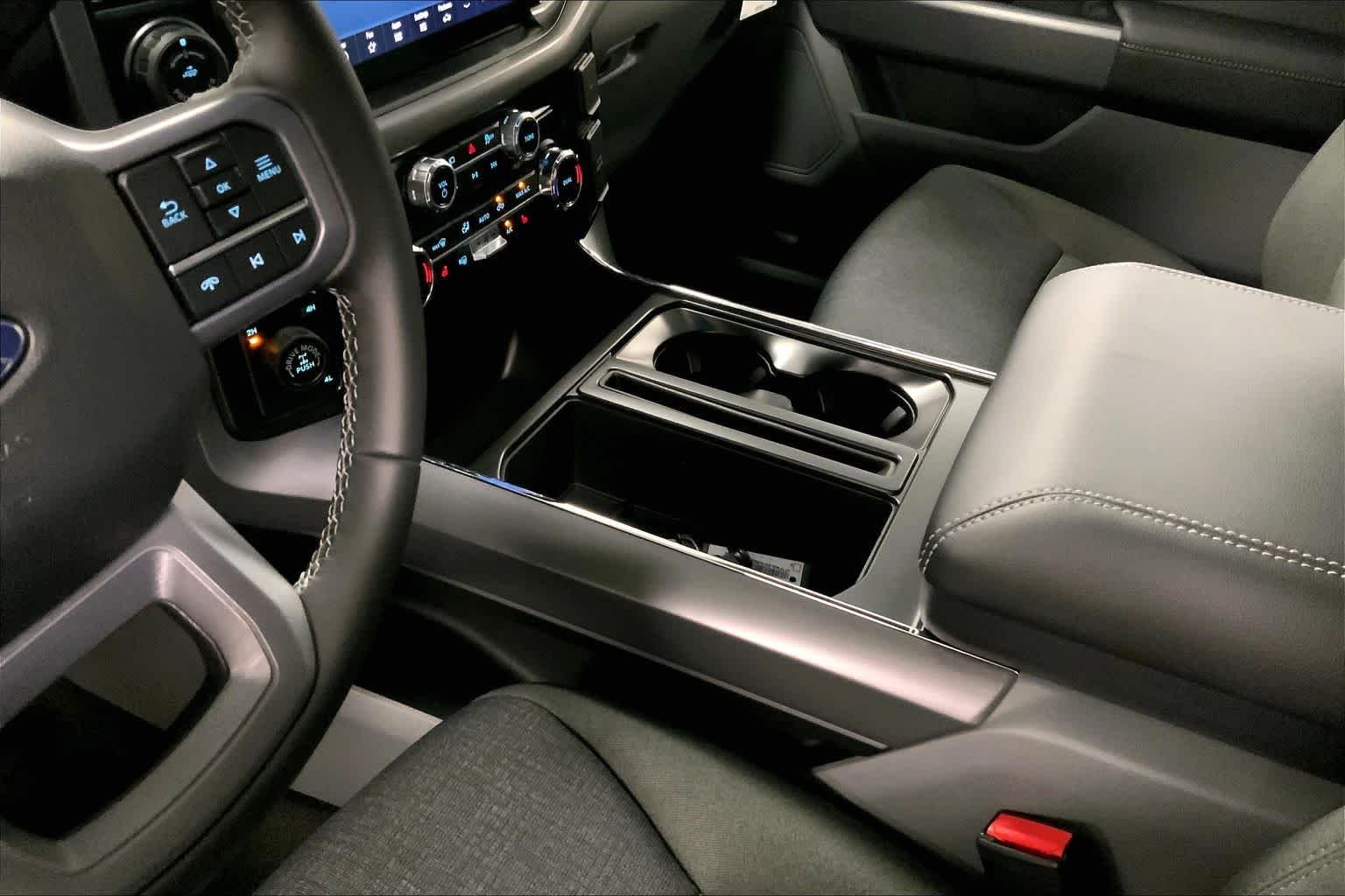New 2026 Agate Black Metallic Ford XLT image 6