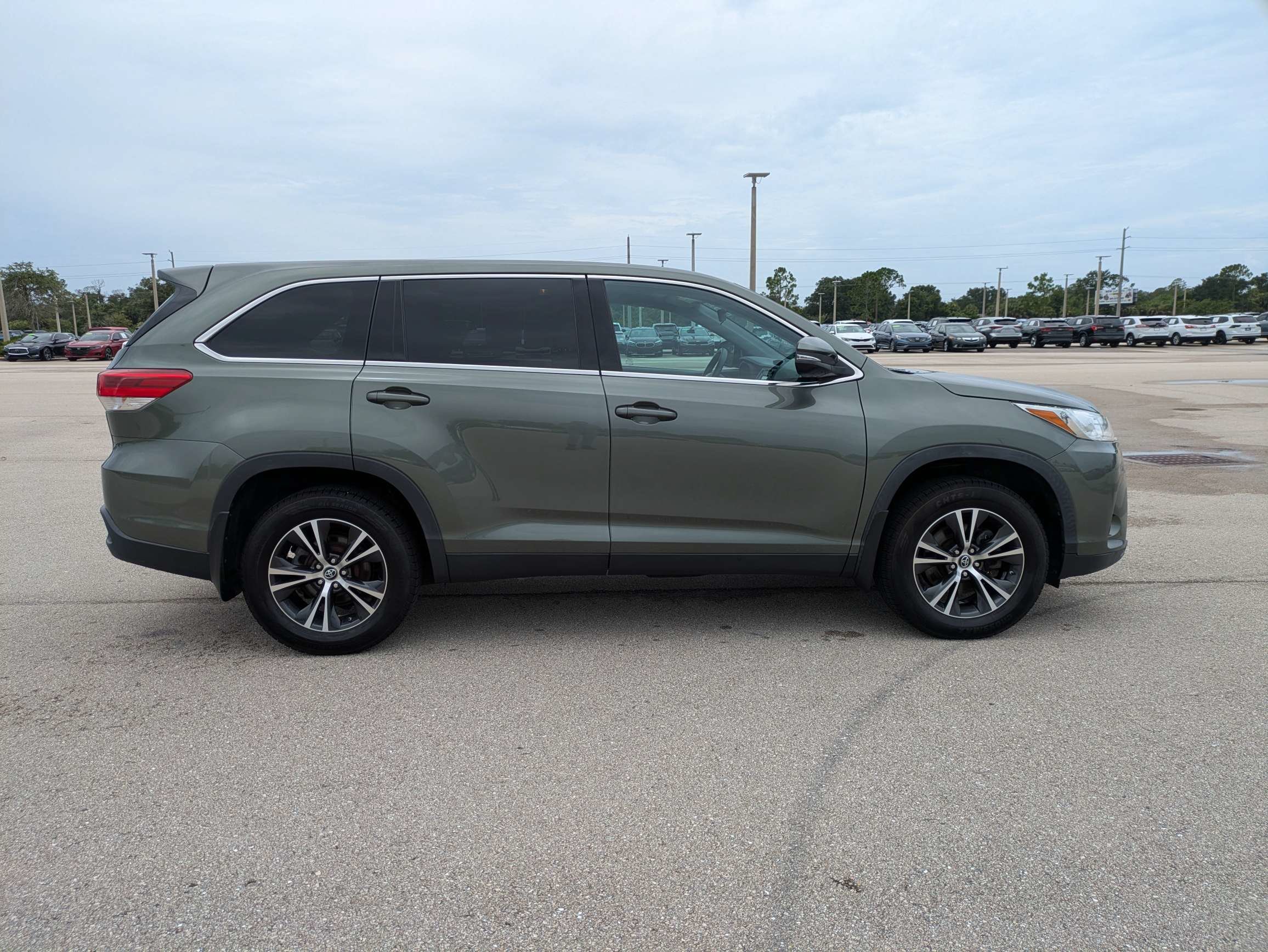 Used 2019 Alumina Jade Metallic Toyota LE image 4