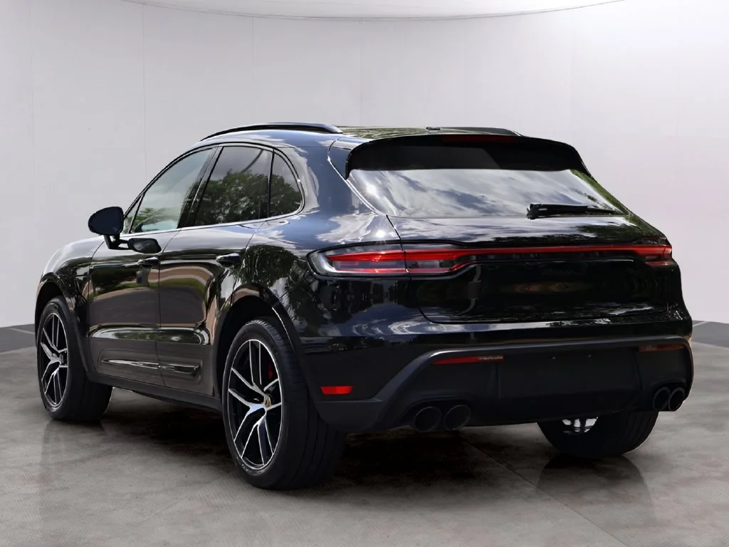 Used 2023  Porsche S image 3