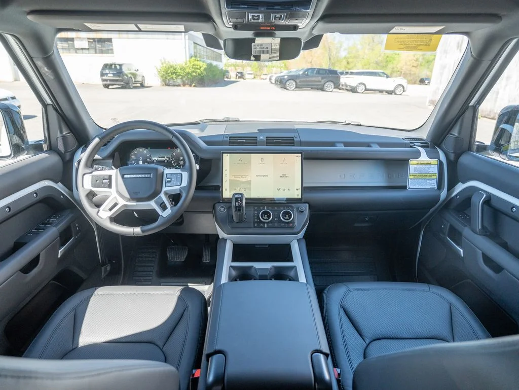 2026 Land Rover Defender X-Dynamic SE - Photo 17