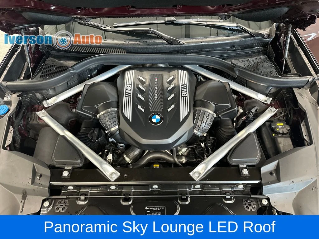 Used 2021 Red BMW M50i image 12