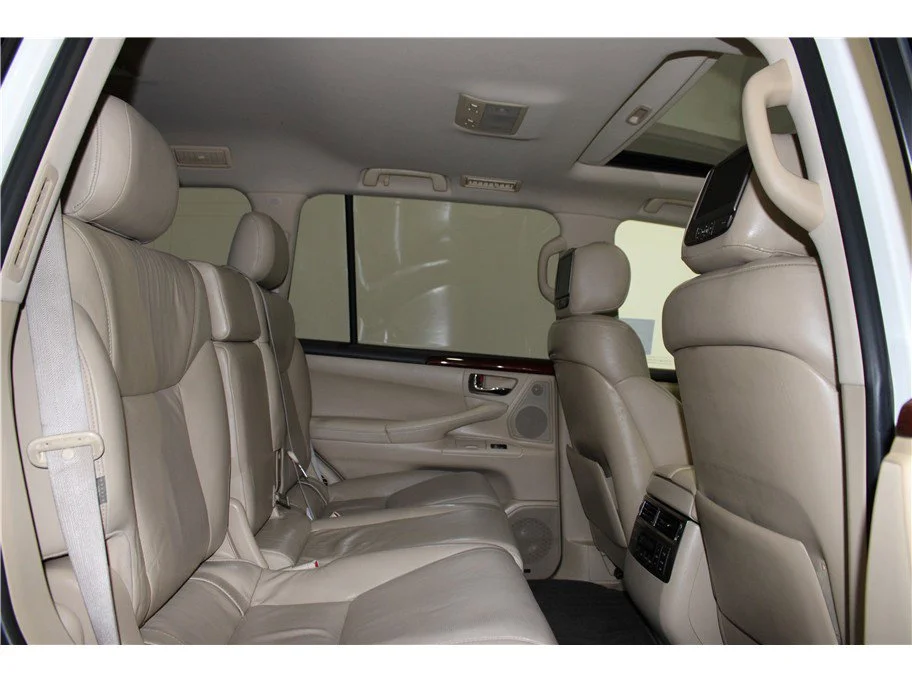 2011 Lexus LX 570 - Photo 26
