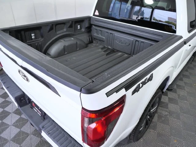 New 2026 Oxford White Ford XLT image 9