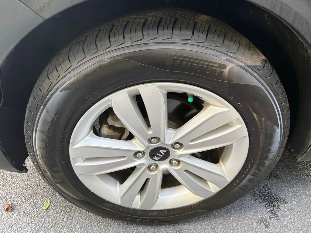 Used 2018 Red Kia LX image 11