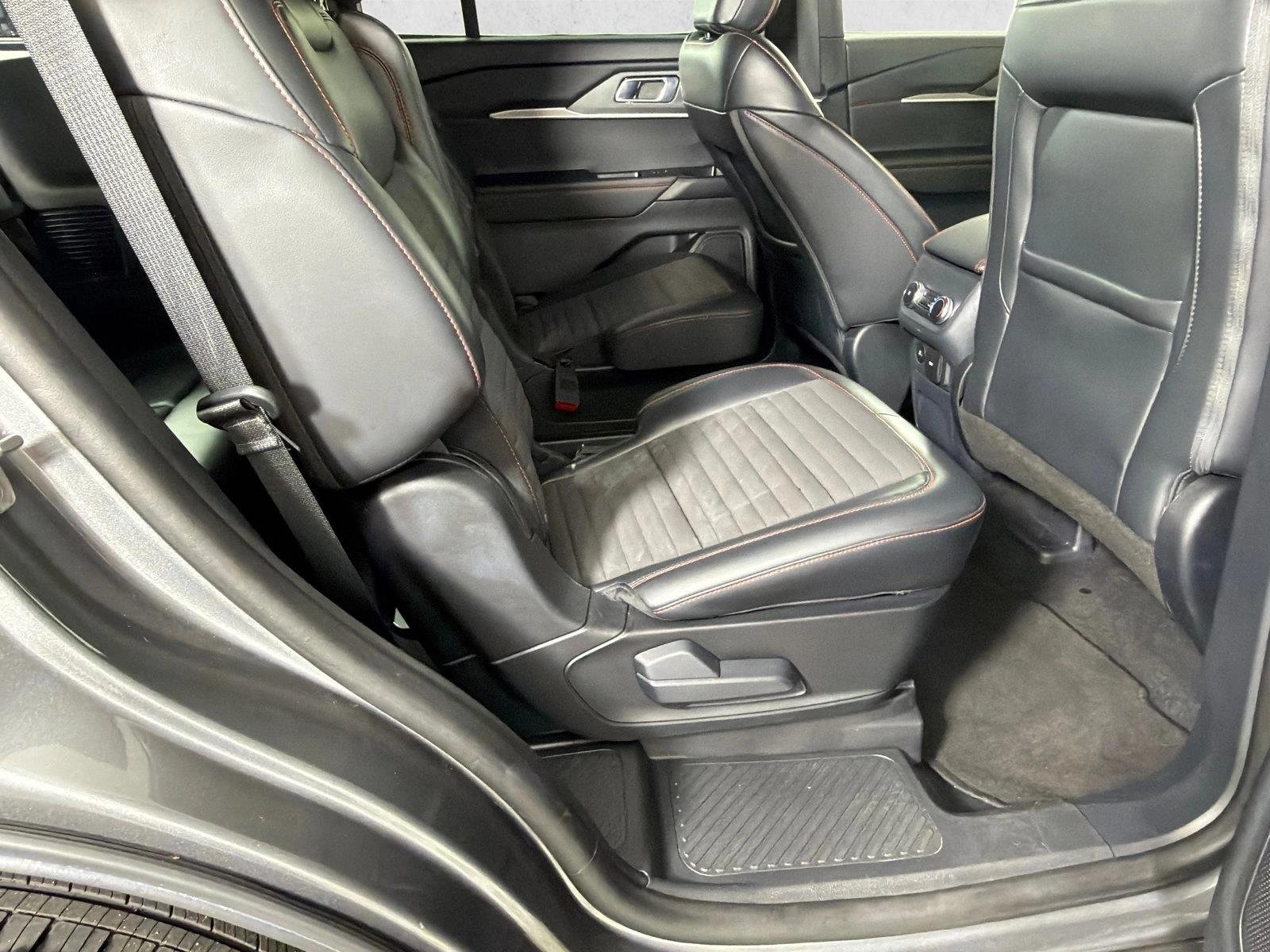Used 2025 Carbonized Gray Metallic Ford ST-Line image 15