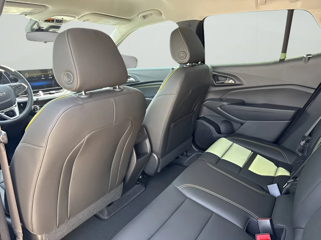 New 2026 Mosaic Black Metallic Chevrolet ACTIV image 17