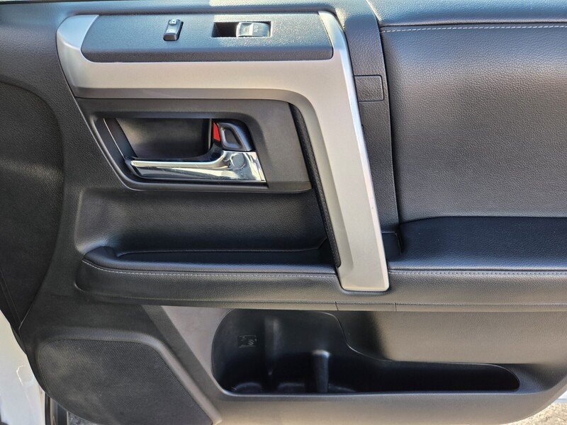 Used 2021 White Toyota SR5 image 21