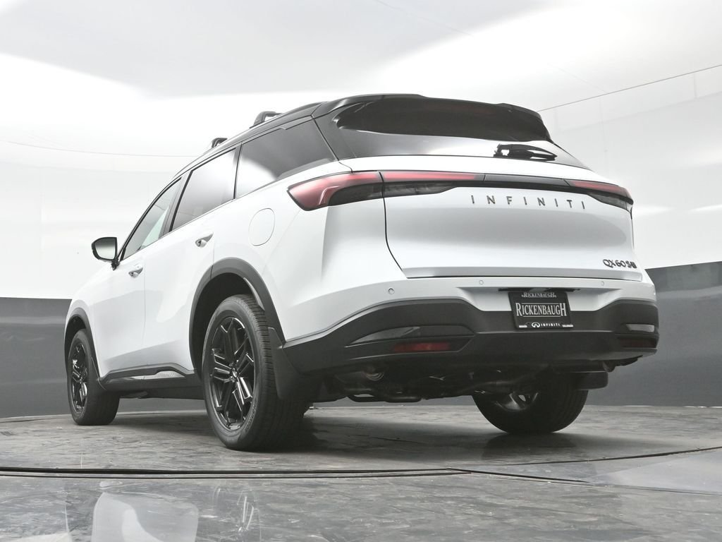 New 2027 2T RAD WHT INFINITI Sport AWD image 33
