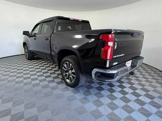 Used 2022 Black Chevrolet LT image 5