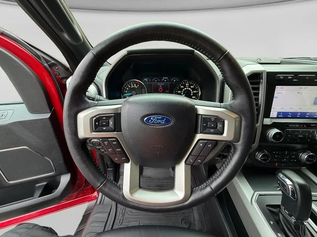 Used 2020  Ford Lariat image 13
