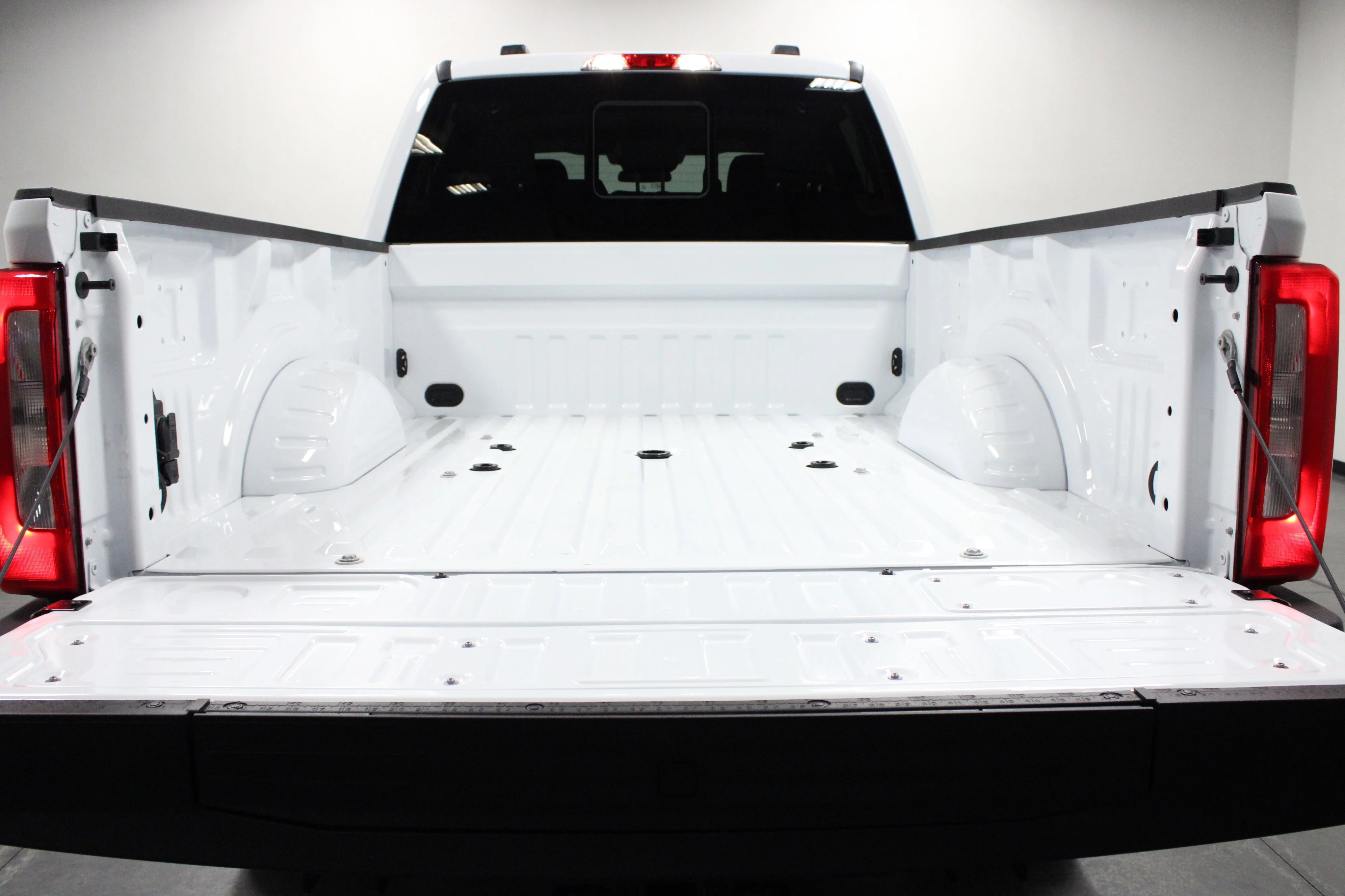 New 2026 Oxford White Ford F-350® XL image 14