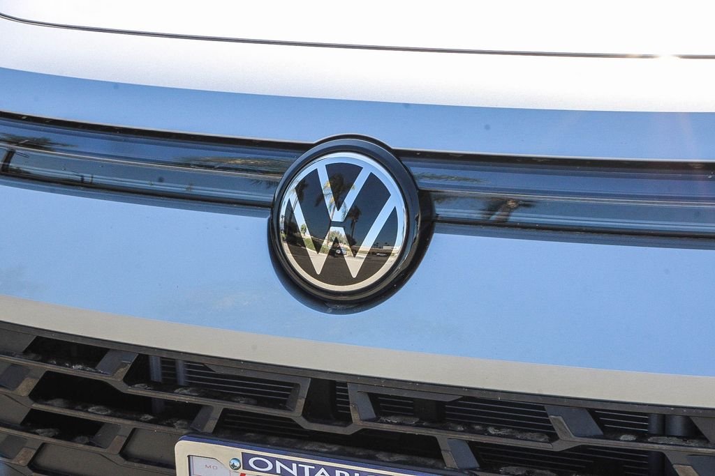 Used 2026 Silver Volkswagen SE image 5