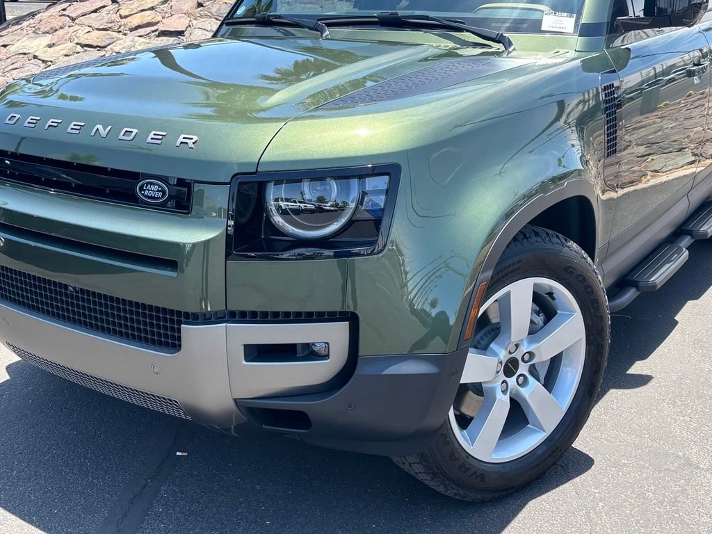New 2026 Woolstone Green Land Rover S image 2