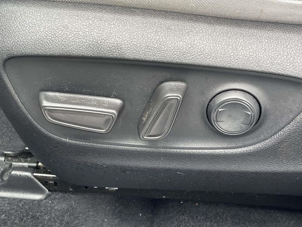 Used 2022 Silver Sky Metallic Toyota XLE image 7