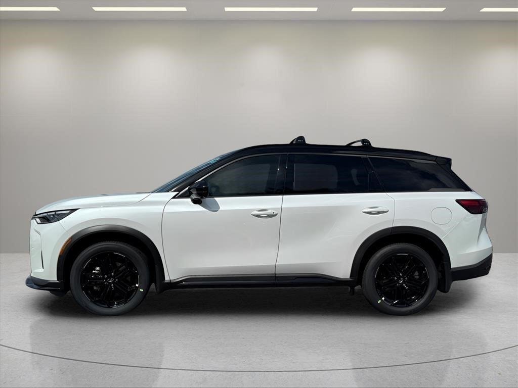 New 2027 2T RAD WHT INFINITI Sport AWD image 2