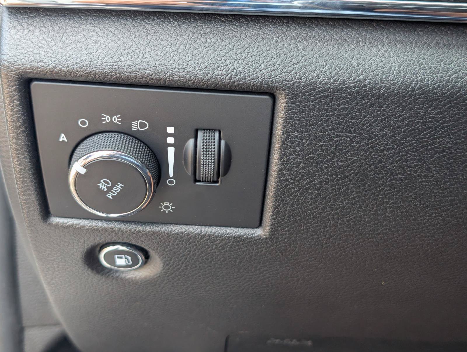Used 2021 Bright White Clearcoat Jeep Trailhawk image 22