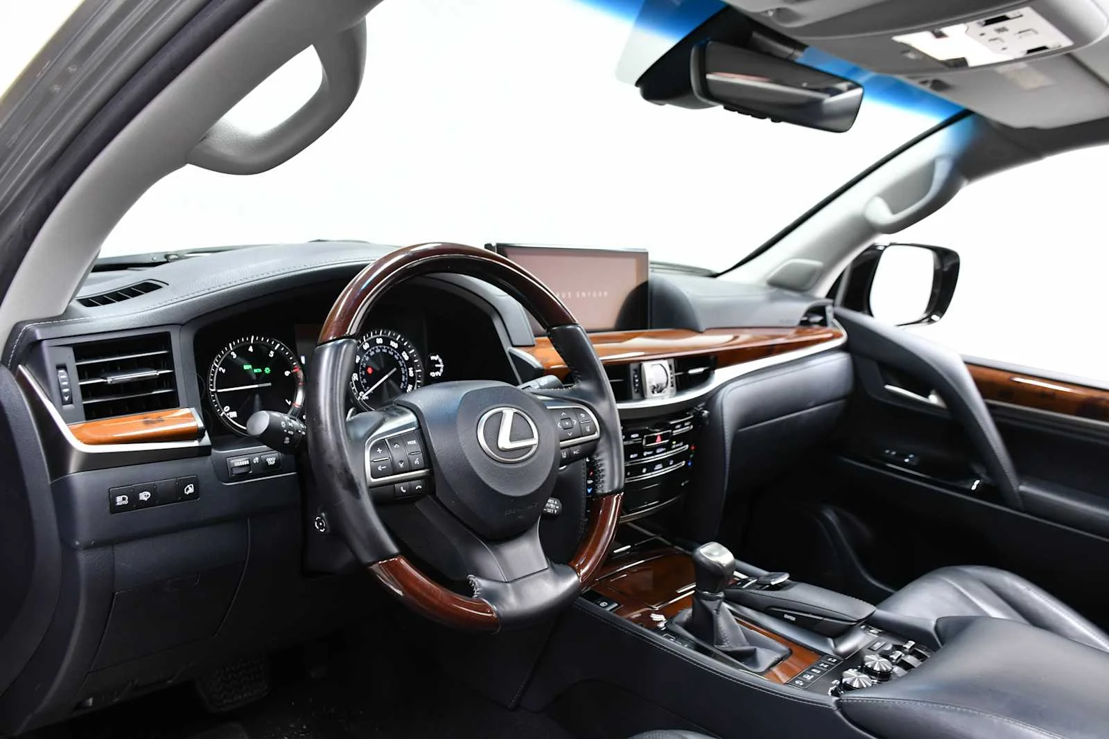 Used 2019 Atomic Silver Lexus  image 16