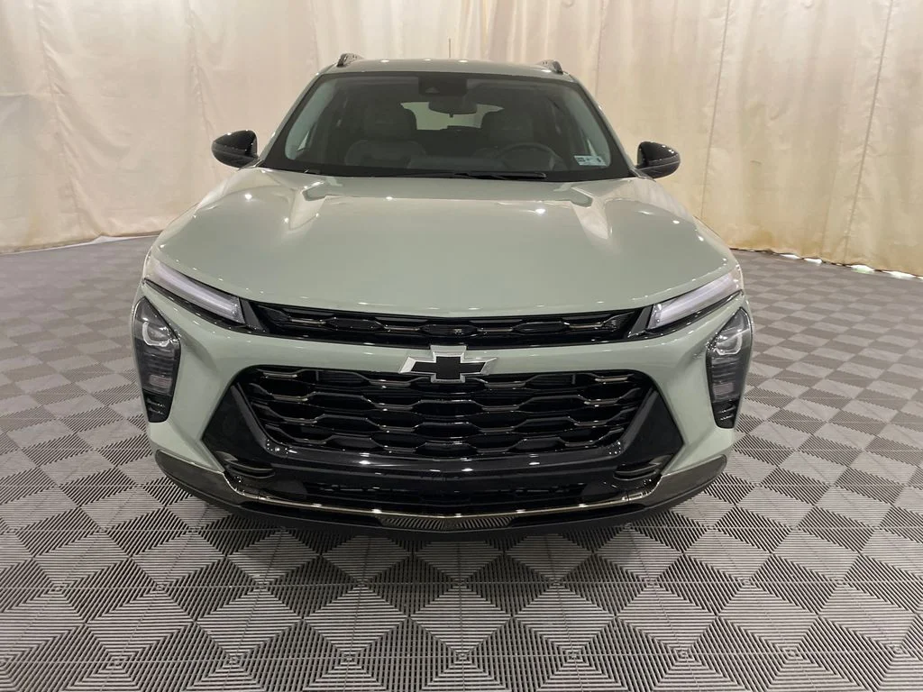 New 2026 Cacti Green Chevrolet ACTIV image 2