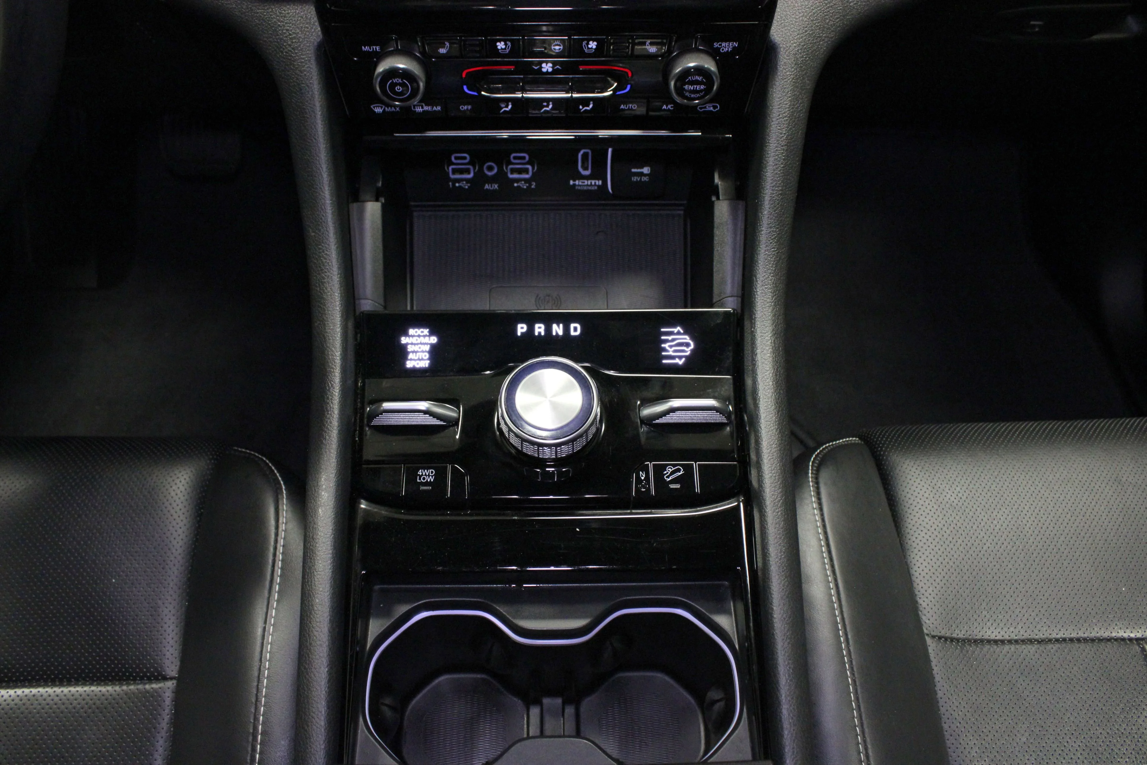 Used 2023 Diamond Black Crystal Pearlcoat Jeep Overland 4xe image 22